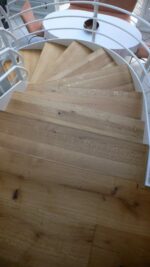 Klassische Holztreppe bei Bauer Parkett- und Oberflächenzentrum