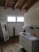 Qualitätsholzboden im Bad