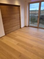 Interessante Holzschiebetür