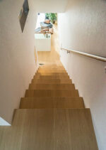 Holz-verkleidete Treppe Aufnahme von oben