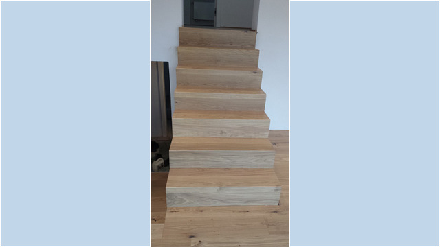 Fertige Holztreppe Frontansicht